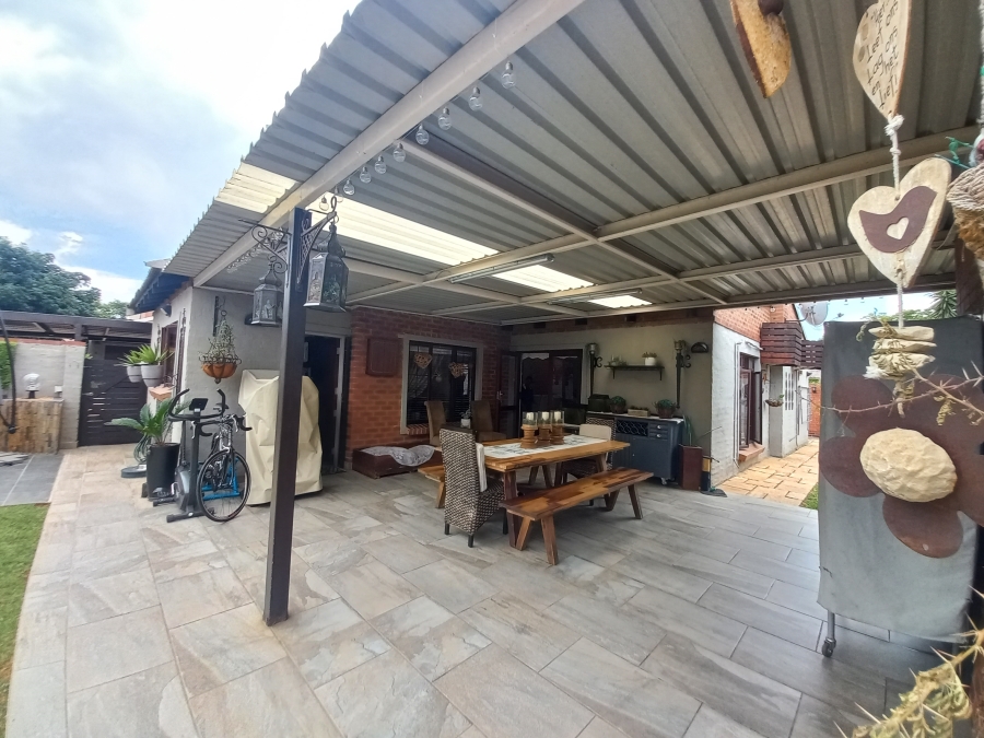 3 Bedroom Property for Sale in Waterval East North West